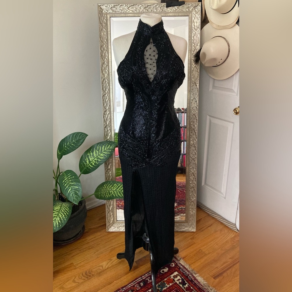Vintage Black Hand beaded and hand made gown. Sise S. Signs of wear in the back.